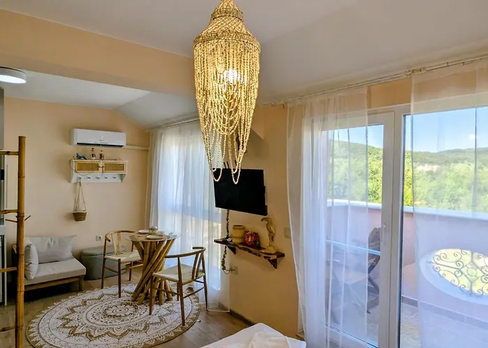 2 Stylish - 100m From Smokinya Kavatsi By Flat Mаnager